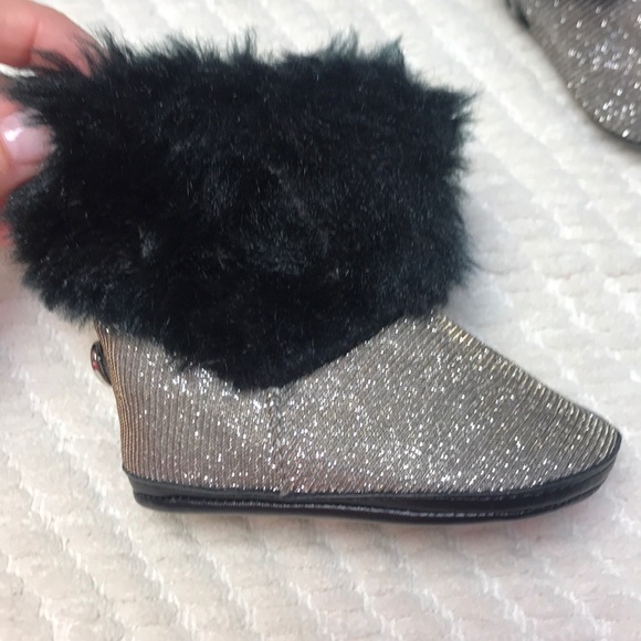 Stuart Weitzman baby fur booties size 2 - Picture 2 of 4